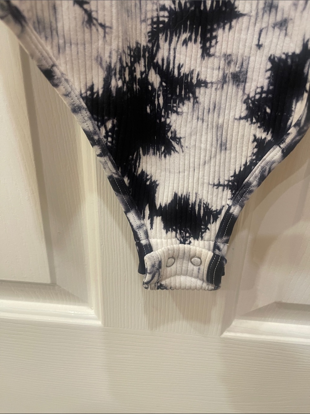 Aura - Tie-Dye Ribbed Scoop Neck Bodysuit S:M/L - Picture 5 of 5
